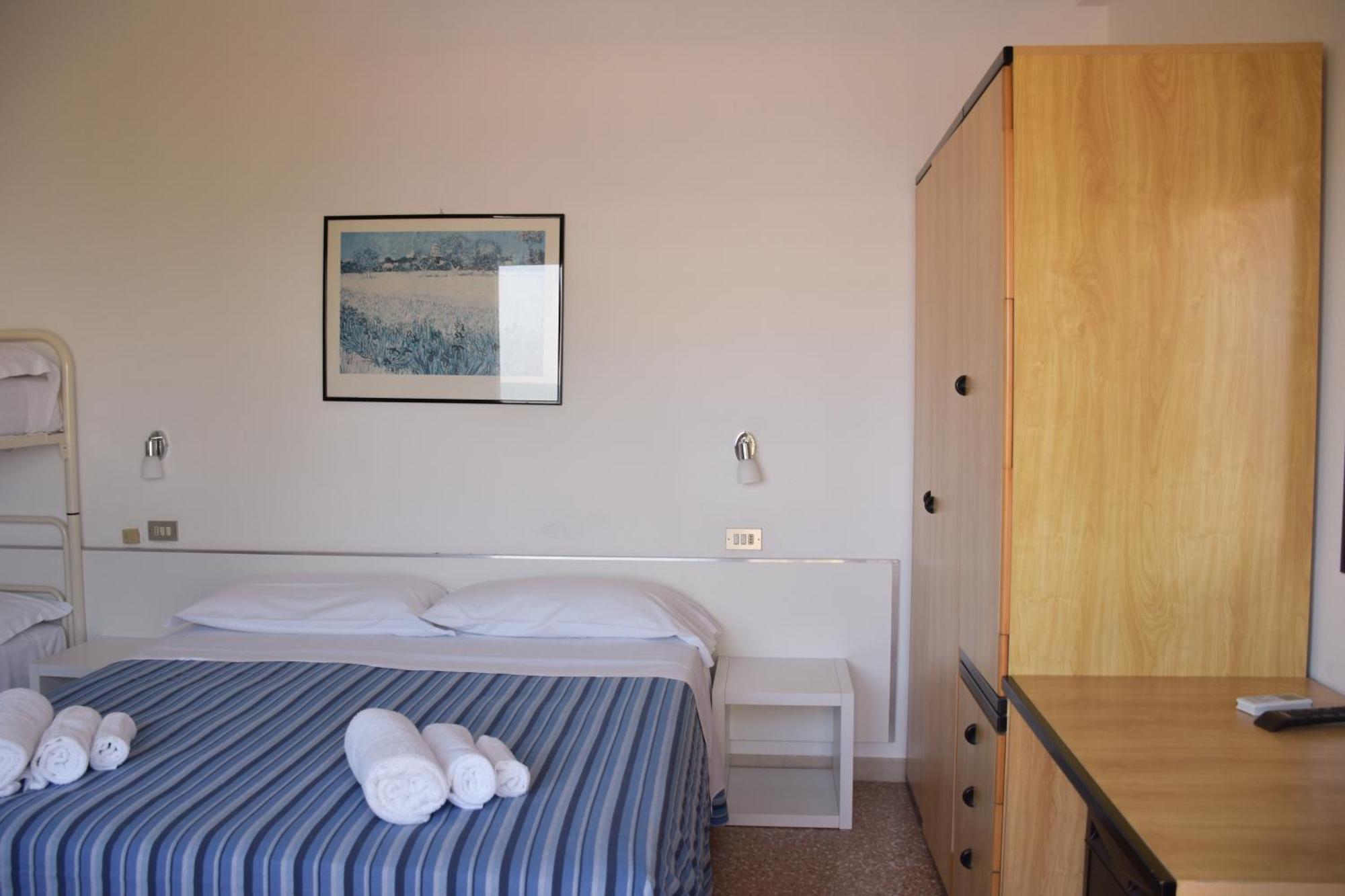 Hotel Los Angeles - Fronte Mare 里乔内 外观 照片