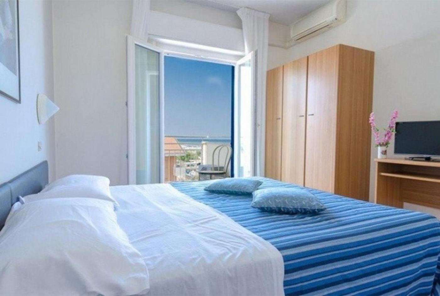 Hotel Los Angeles - Fronte Mare 里乔内 外观 照片