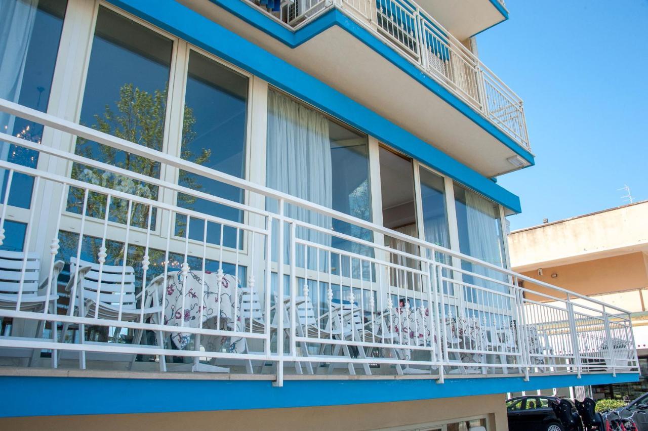 Hotel Los Angeles - Fronte Mare 里乔内 外观 照片